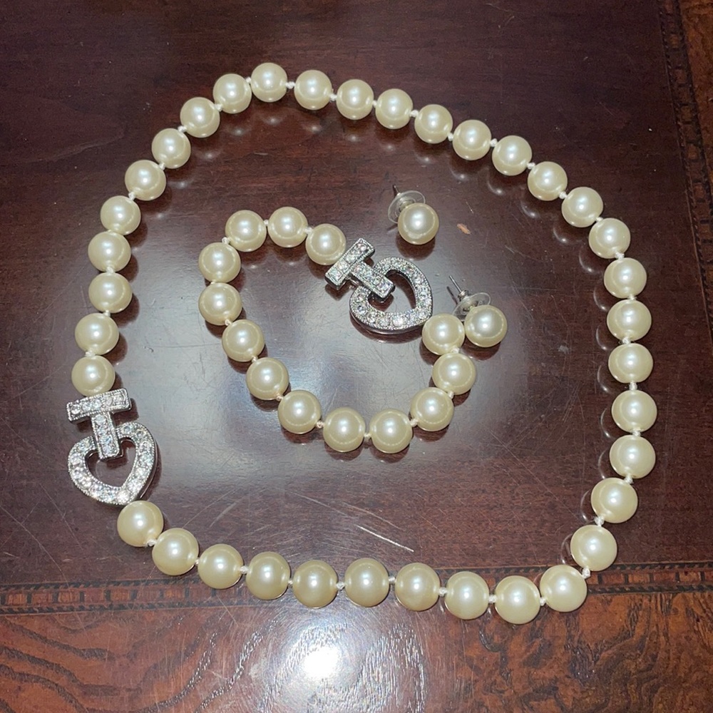 Pearl set